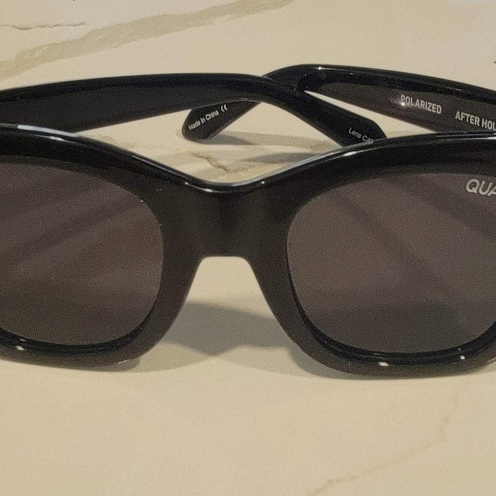 Quay black sunglasses